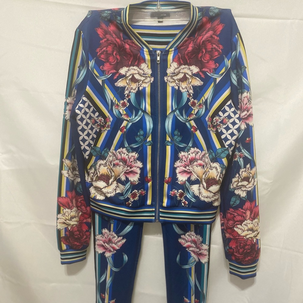 New Womens jogging set Size Large